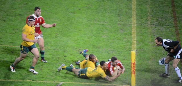 George North almost scores a second try at the Northern end of Suncorp stadium