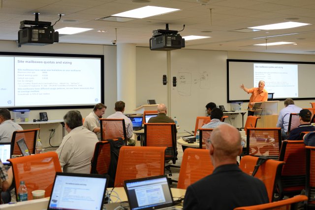 Trying to explain how Exchange 2013 site mailboxes work