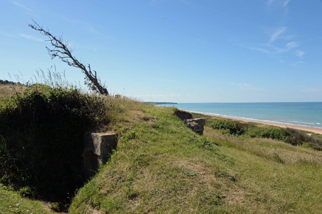 WN62 observation post (rear entrance to the left) facing Omaha Beach