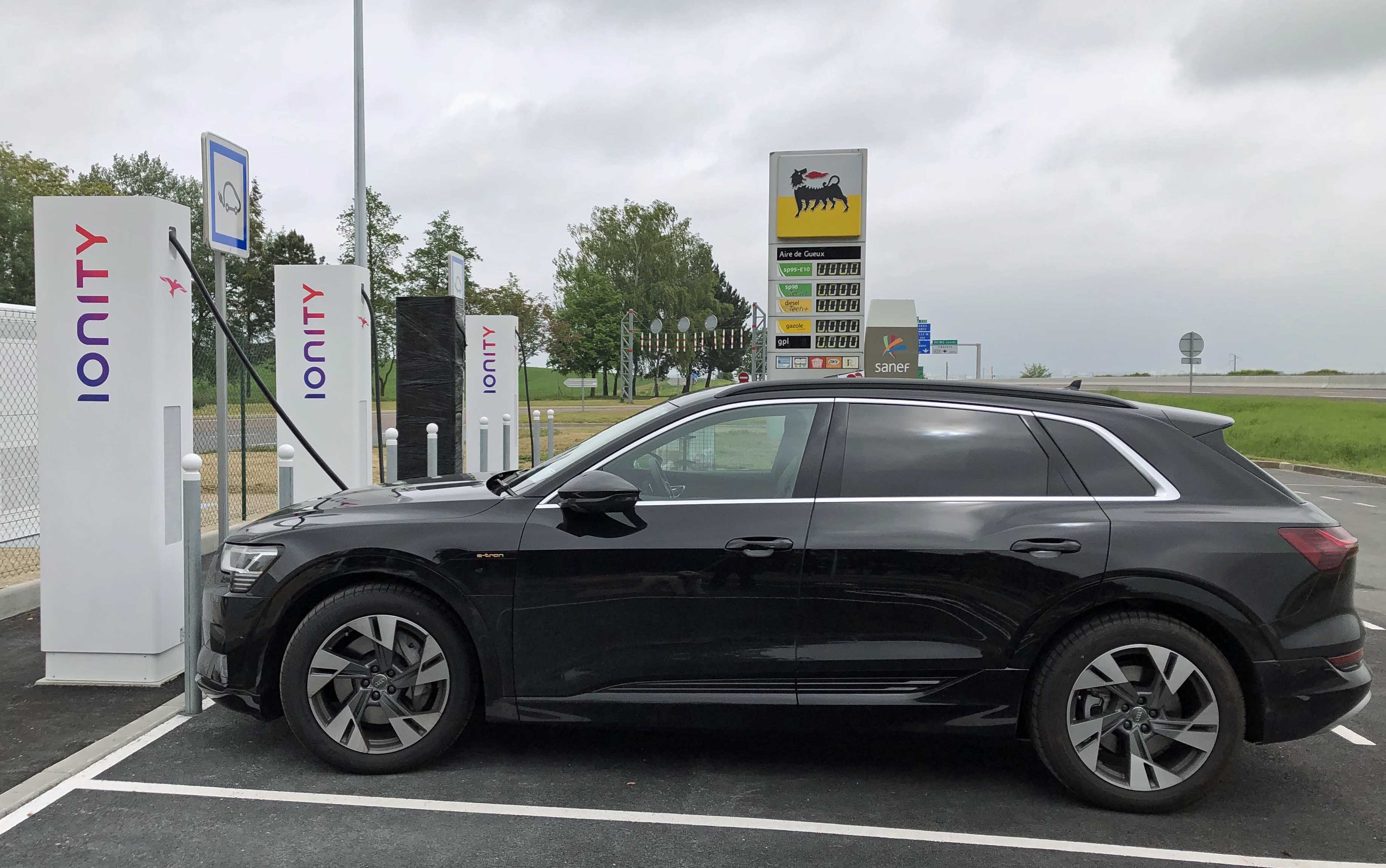  e-tron charging using an Ionity pump at Geuex, France